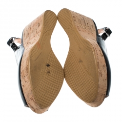 Pre Owned صندل ستيوارت وايتزمان فتحة كعب نعل روكي فيلين مقدمة مفتوحة جين جلد لامع أسود مقاس 36