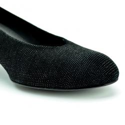 Pre Owned Stuart Weitzman Black Solar Goosebump Pumps Size 38.5