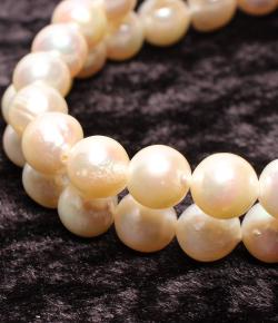 Tasaki White 18K Yellow Gold Pearl Double Bracelet