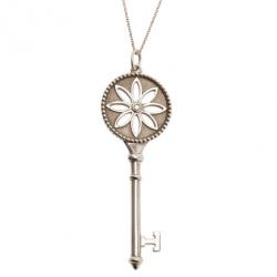 مملوكة مسبقًا Tiffany & Co. Daisy Key Silver Pendant Necklace