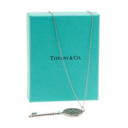 مملوكة مسبقًا Tiffany & Co. Daisy Key Silver Pendant Necklace