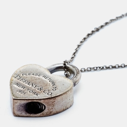 Pre Owned Tiffany & Co. Return to Tiffany & Co. Pull Lock Sterling Silver Pendant Necklace.