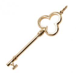 مملوكة مسبقًا Tiffany & Co. Trefoil Key 18K Yellow Gold Pendant Necklace