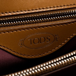 مملوكة مسبقًا حقيبة كروس تودز شراشيب T مزدوجة ميني جلد بنية 