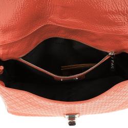مملوكة مسبقًا Tod's Signature Coral Patent Tracollina Flap Bag