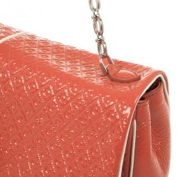 مملوكة مسبقًا Tod's Signature Coral Patent Tracollina Flap Bag