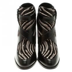 Pre Owned حذاء بوت للكاحل تودز فراء نقشة الزيبرا جلد أسود مقاس 38