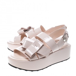 مملوكة مسبقًا صندل تودز نعل سميك فتحة كعب جلد لامع وردي فاتح مقاس 39