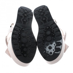 مملوكة مسبقًا صندل تودز نعل سميك فتحة كعب جلد لامع وردي فاتح مقاس 39