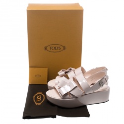 مملوكة مسبقًا صندل تودز نعل سميك فتحة كعب ج لد لامع وردي فاتح مقاس 39