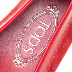 Pre Owned حذاء لوفرز تودز بيني جلد لامع وسويدي أحمر مقاس 38