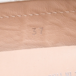 مملوكة مسبقًا حذاء لوفرز تودز بيني جلد نقش تمساح أبيض مقاس 37