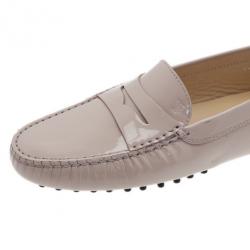 مملوكة مسبقًا حذاء لوفر تودز بيني جلد لامع وردي مقاس 39.5