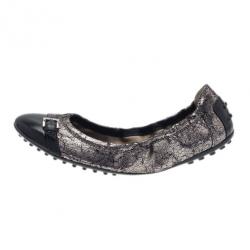 مملوكة مسبقًا حذاء فلات تودز باليه مقدمة بإبزيم فضة مقاس 40