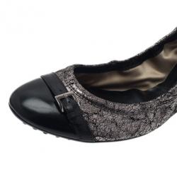 مملوكة مسبقًا حذاء فلات تودز باليه مقدمة بإبزيم فضة مقاس 40