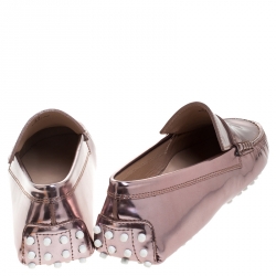 Pre Owned حذاء لوفرز تودز بيني جلد لامع وردي ميتالك مقاس 37