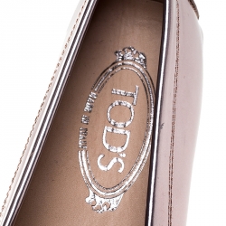 Pre Owned حذاء لوفرز تودز بيني جلد لامع وردي ميتالك مقاس 37