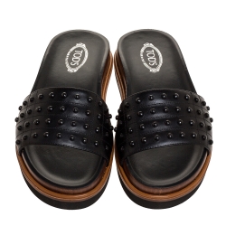 Pre Owned حذاء سلايد تودز جلد أسود مرصع مقاس 37