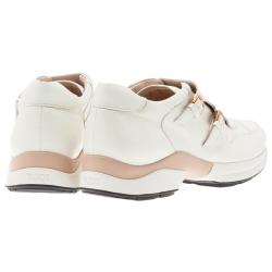 مملوكة مسبقًا حذاء رياضي تودز إبزيم زينة جلد أبيض مقاس 39