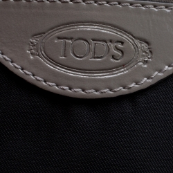 مملوكة مسبقًا حقيبة يد تودز أربطة شهيرة جلد لامعة أرجوانية