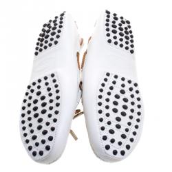 مملوكة مسبقًا حذاء لوفرز تودز فيونكة جلد أبيض مقاس 40