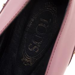 Pre Owned حذاء باليرينا فلات تودز وردي فاتح مرصع مقدمة مدببة مقاس 37.5