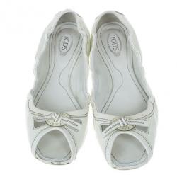 مملوكة مسبقًا Tod's White Patent Peep Toe Ballet Flats Size 38.5