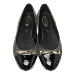 Pre Owned حذاء باليرينا فلات تودز بإبزيم زينة سويدي لونين مقاس 39.5