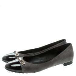 Pre Owned حذاء باليرينا فلات تودز بإبزيم زينة سويدي لونين مقاس 39.5