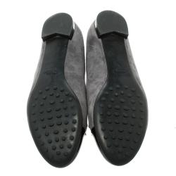 Pre Owned حذاء باليرينا فلات تودز بإبزيم زينة سويدي لونين مقاس 39.5