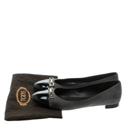 Pre Owned حذاء باليرينا فلات تودز بإبزيم زينة سويدي لونين مقاس 39.5