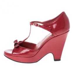 Pre Owned Tod's Maroon Patent T Strap Wedges Size 37