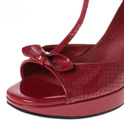 Pre Owned Tod's Maroon Patent T Strap Wedges Size 37