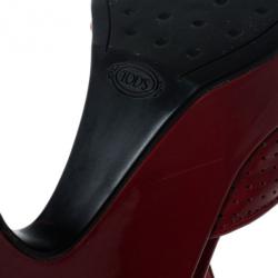 Pre Owned Tod's Maroon Patent T Strap Wedges Size 37