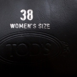 مملوكة مسبقًا حذاء بوت تودز بكعب روكي برباط جلد ميتاليك مقاس 39