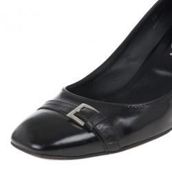 مملوكة مسبقًا Tods Black Leather Buckle Pumps Size 40