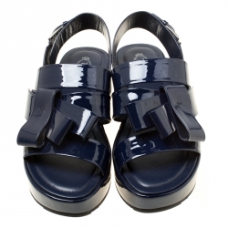 Pre Owned صندل تودز نعل سميك فتحة كعب جلد لامع كحلي مقاس 39