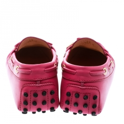 Pre Owned حذاء لوفرز تودز جلد رصاصي بفيونكة مقاس 37