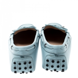 Pre Owned حذاء لوفرز تودز فيونكة جلد أزرق باودر مقاس 39.5