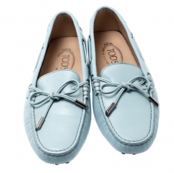 Pre Owned حذ اء لوفرز تودز فيونكة جلد أزرق باودر مقاس 39.5