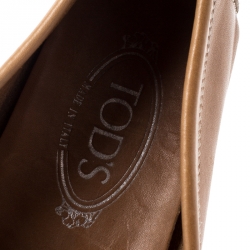 مملوكة مسبقًا حذاء لوفرز تودز جومينو درايفر جلد بني فاتح مقاس 39