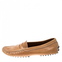 مملوكة مسبقًا حذاء لوفرز تودز جومينو درايفر جلد بني فاتح مقاس 39