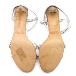 مملوكة مسبقًا Tod's Silver Leather Tassel T Strap Sandals Size 37.5