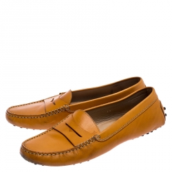 Pre Owned Tod's Orange Leather Gommino Slip On Loafers Size 40
