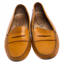 Pre Owned Tod's Orange Leather Gommino Slip On Loafers Size 40