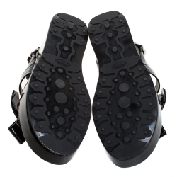 مملوكة مسبقًا صندل تودز نعل سميك فتحة كعب جلد لامع أسود مقاس 40