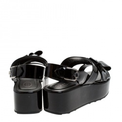 مملوكة مسبقًا صندل تودز نعل سميك فتحة كعب جلد لامع أسود مقاس 40