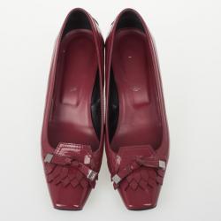 مملوكة مسبقًا Tod's Maroon Patent Kiltie Fringe Pumps Size 37.5