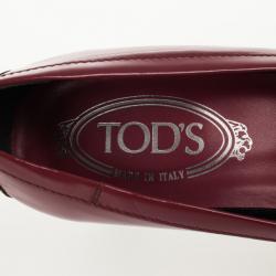 Pre Owned Tod's Maroon Patent Kiltie Fringe Pumps Size 36