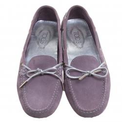 مملوكة مسبقًا حذاء لوفرز تودز سويدي أرجواني بفيونكة مقاس 40